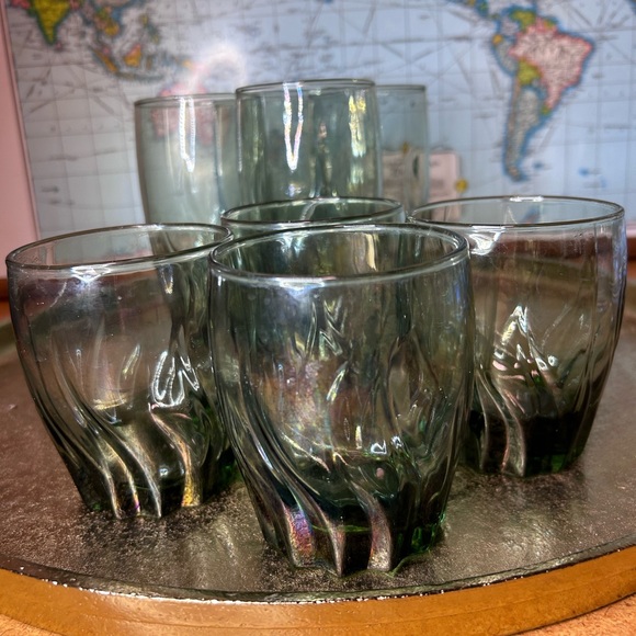 Set of  8 anchor hocking green swirl glasses - Picture 2 of 5